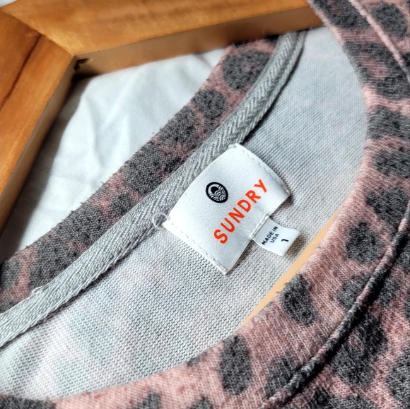 Sundry Anthropologie leopard print sweatshirt, size 1 - Picture 2 of 7